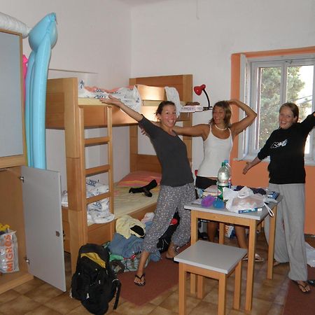 Hi Hostel Велі-Лошинь Екстер'єр фото