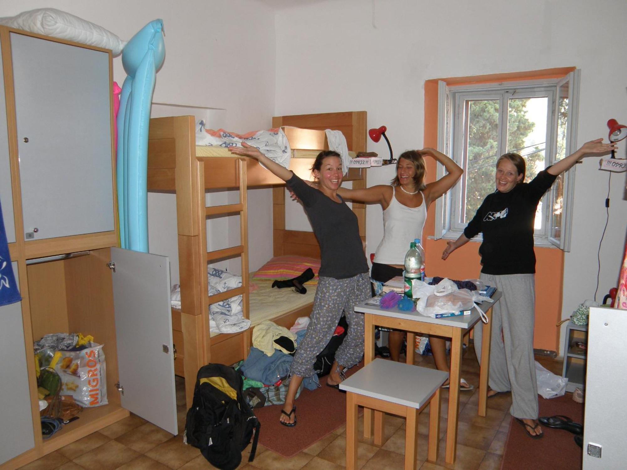 Hi Hostel Велі-Лошинь Екстер'єр фото