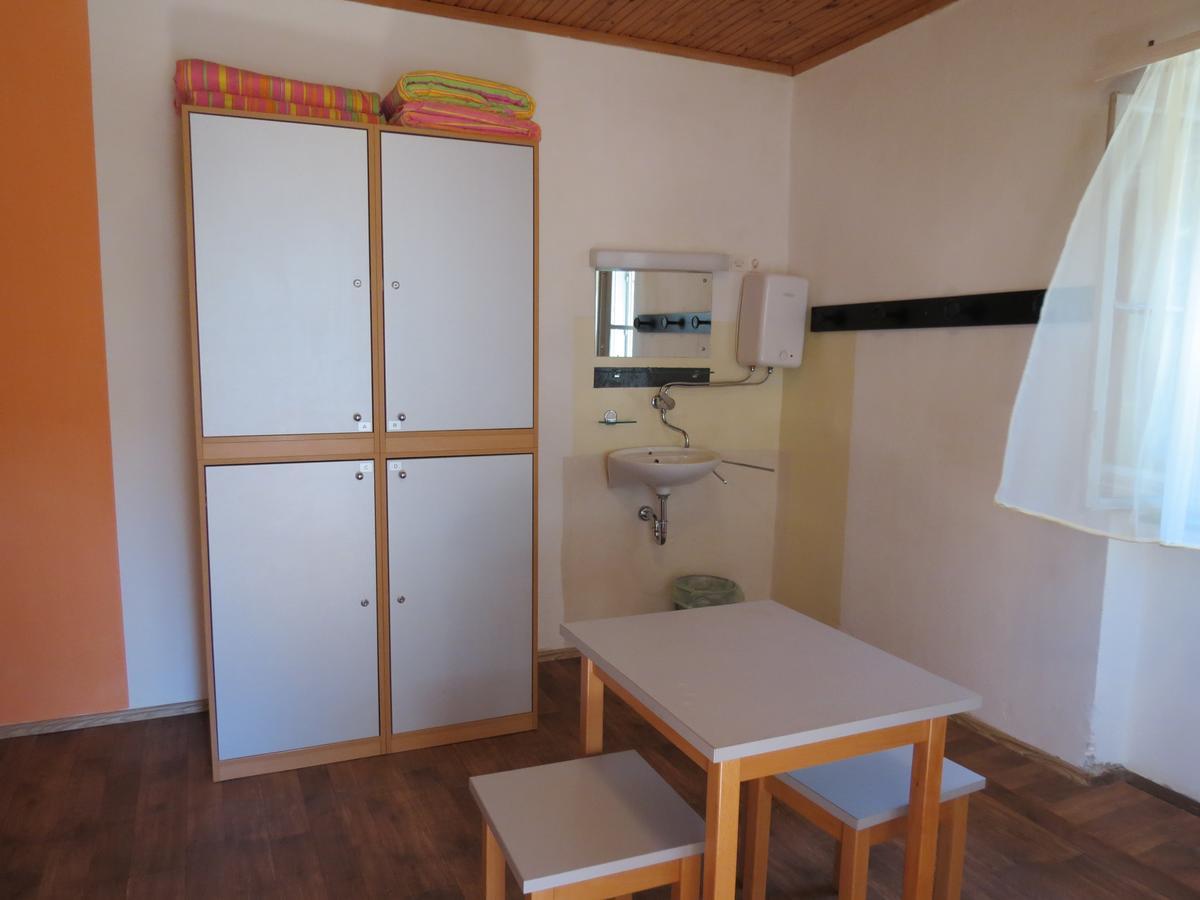 Hi Hostel Велі-Лошинь Екстер'єр фото