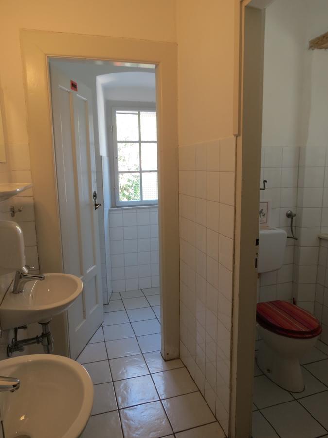 Hi Hostel Велі-Лошинь Екстер'єр фото