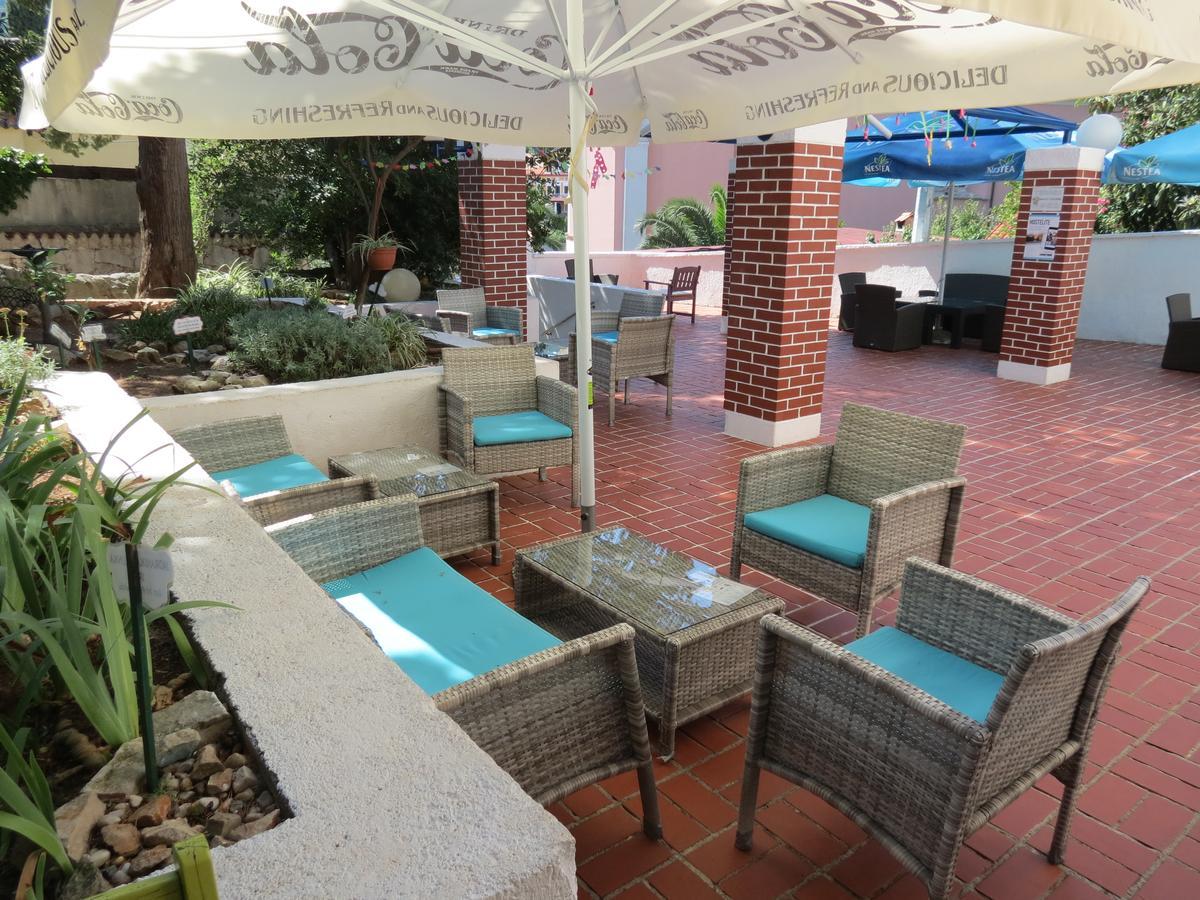 Hi Hostel Велі-Лошинь Екстер'єр фото